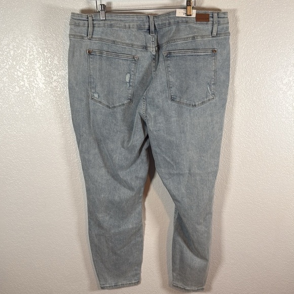 Judy Blue Light Wash Distressed Skinny Fit Tummy Control Top High Waist Size 24W - Picture 3 of 8